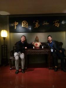 唐總參加酒會(huì)